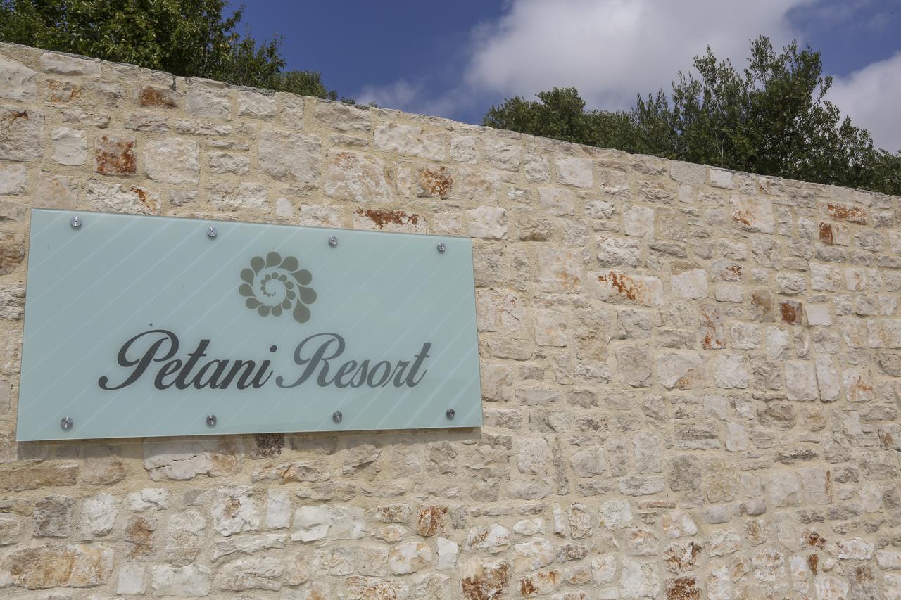 Petani Resort Vovikes Exterior photo